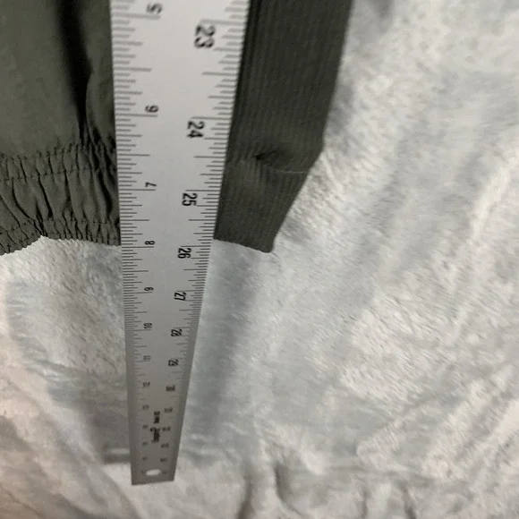 Athleta Women's Textured Brooklyn Jogger 2 Olive Green‎ Athleisure Travel Pant - Picture 8 of 9